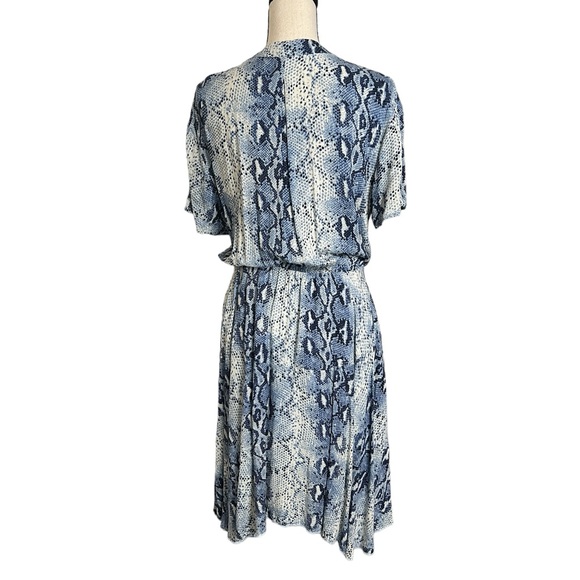 ePretty Blue Snake Print Fit n’ Flare Dress Size Large - Picture 7 of 11